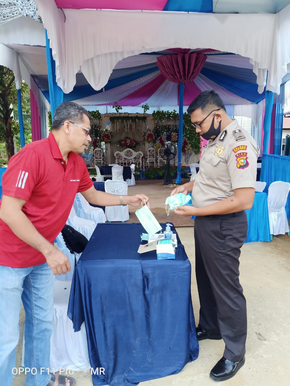 Bhabinkamtibmas Ingatkan Hajatan Tetap Terapkan Protokol Kesehatan COVID-19