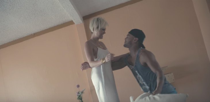 Lihat Disini Video Adegan Ranjang Anez Mo yang Sudah Dilihat 826.886 Kali