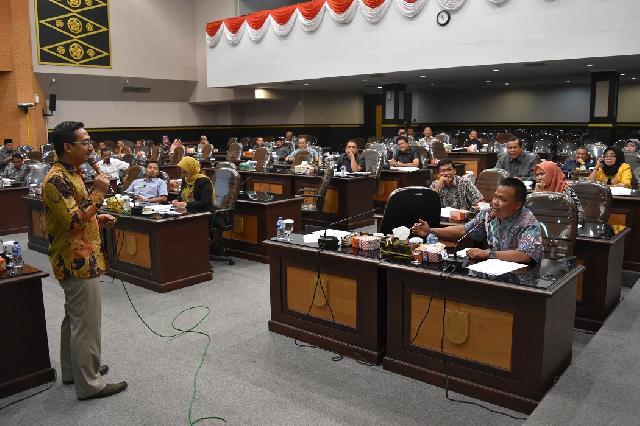 KPK Datangi DPRD Pekanbaru, Ada Apa ?