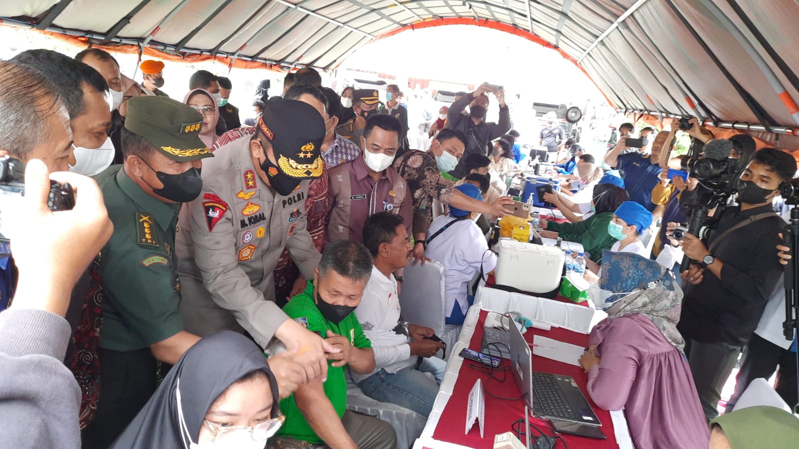 Hanya Diikuti 2 Ribuan Orang, Vaksinasi Merdeka Pemko Pekanbaru Sepi Peminat