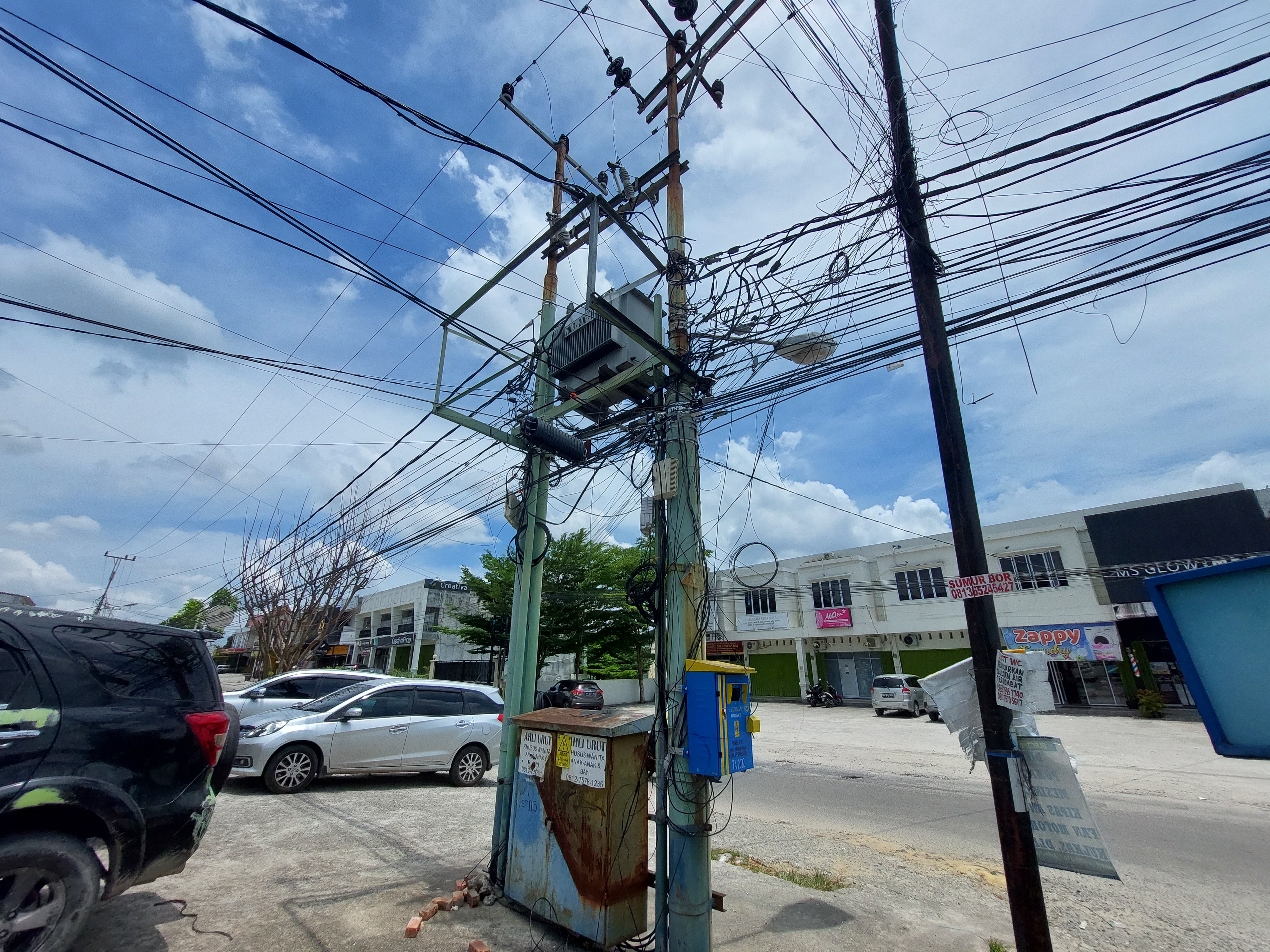 Kabel Internet Numpang di Tiang Listrik, Komisi I Pertanyakan Izin