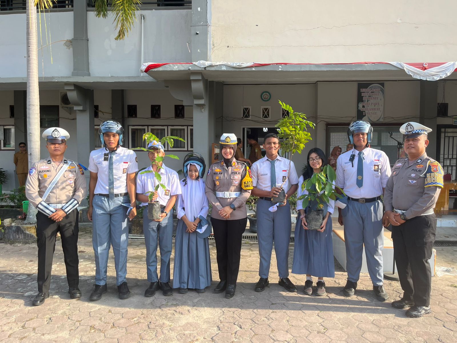 Satlantas Polres Kampar Kampanyekan Keselamatan Berkendara dan Kepedulian Lingkungan di SMAN 1 Bangkinang Kota