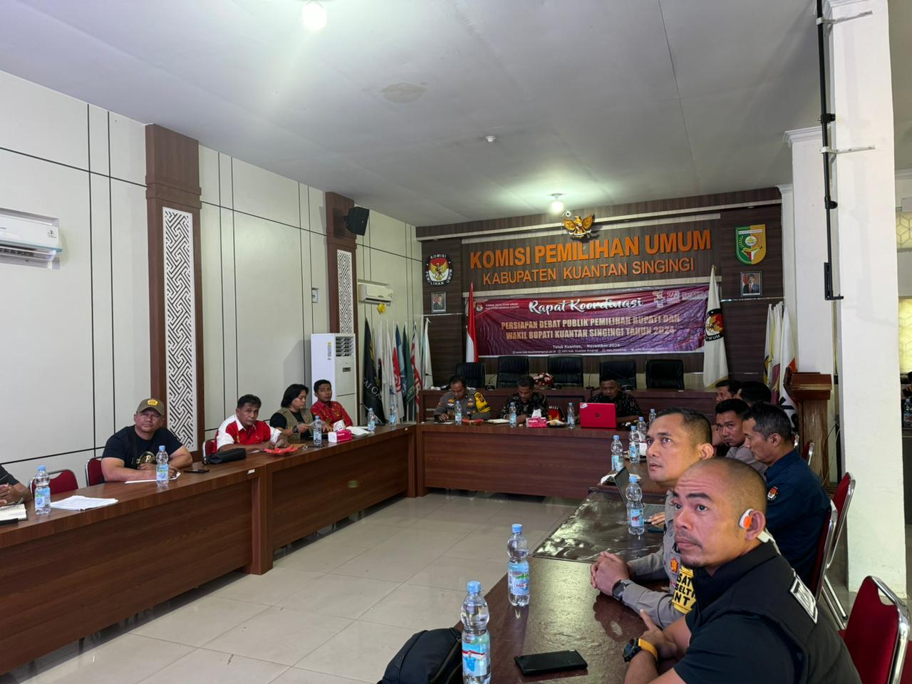 Polres Kuansing Hadiri Rapat Koordinasi Persiapan Debat Publik Pilkada 2024 di KPU Kuansing