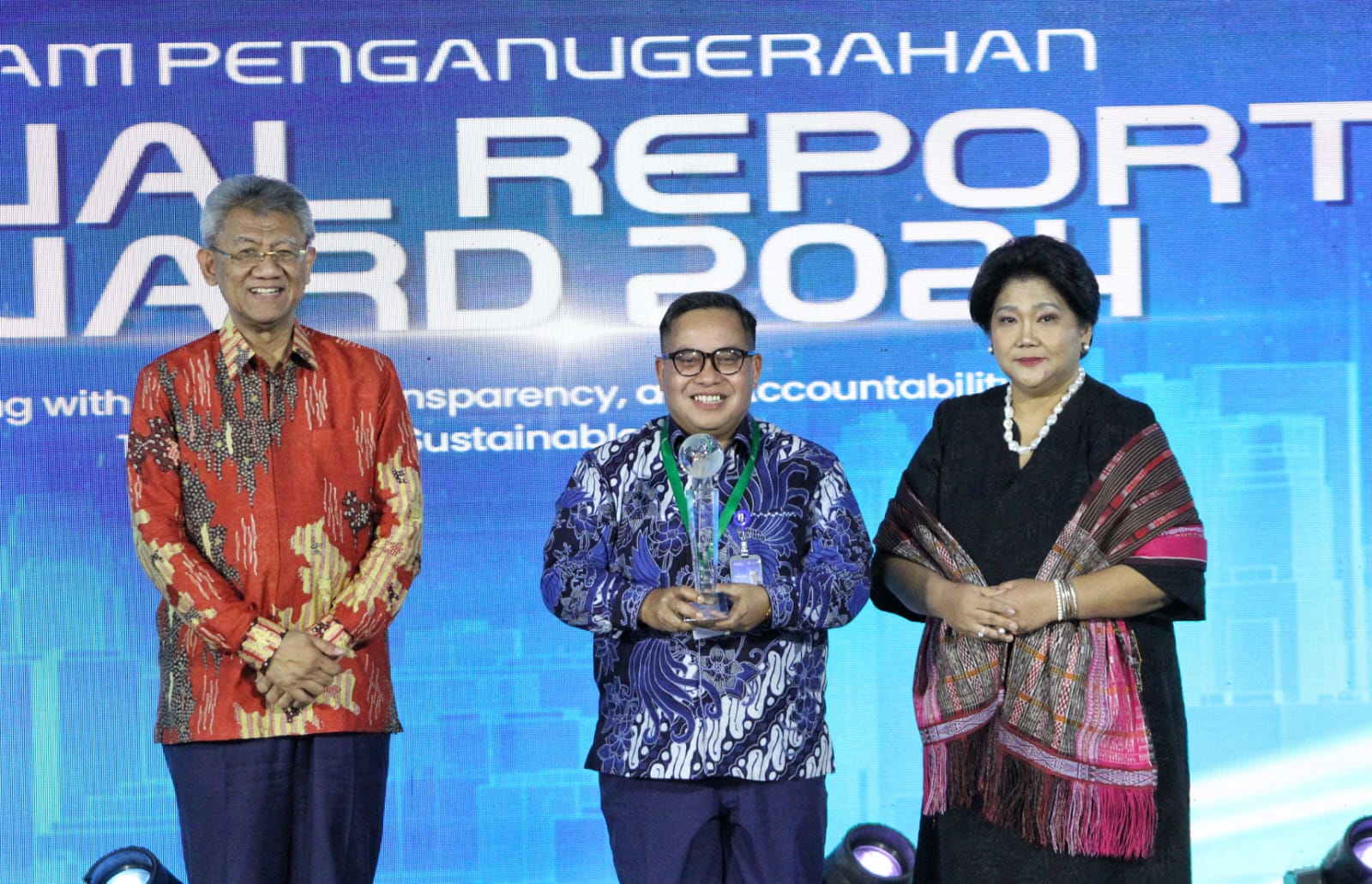 Jamkrindo Raih Juara 1 ARA 2024 Kategori BUMN Non-Publik Keuangan