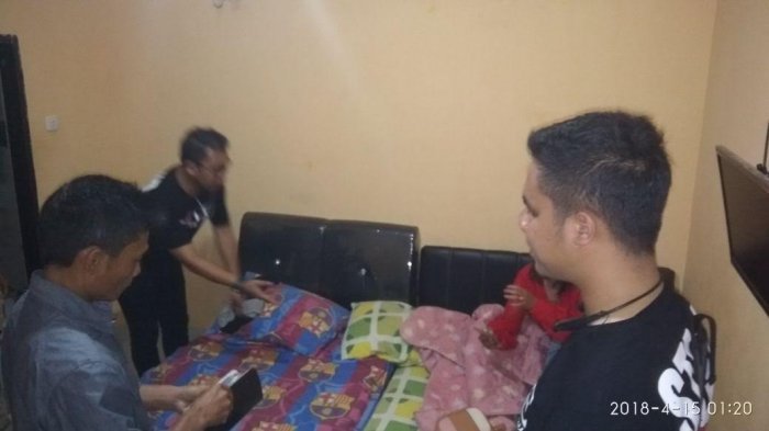Polisi Pergoki Dua Pasangan Mesum di Kamar Kos