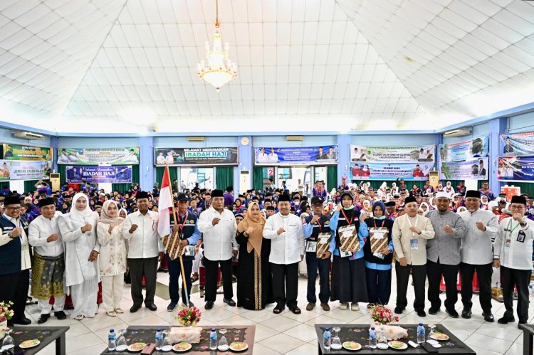 164 Jamaah Calon Haji Bengkalis Diberangkatkan dari Batam, Bupati Kasmarni Sampaikan Pesan Khusus