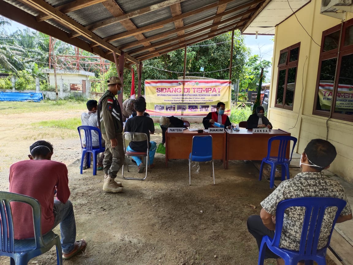 Disiplinkan Penerapan Prokes, Polsek Ukui Gelar Operasi Yustisi dan Sidang di Tempat