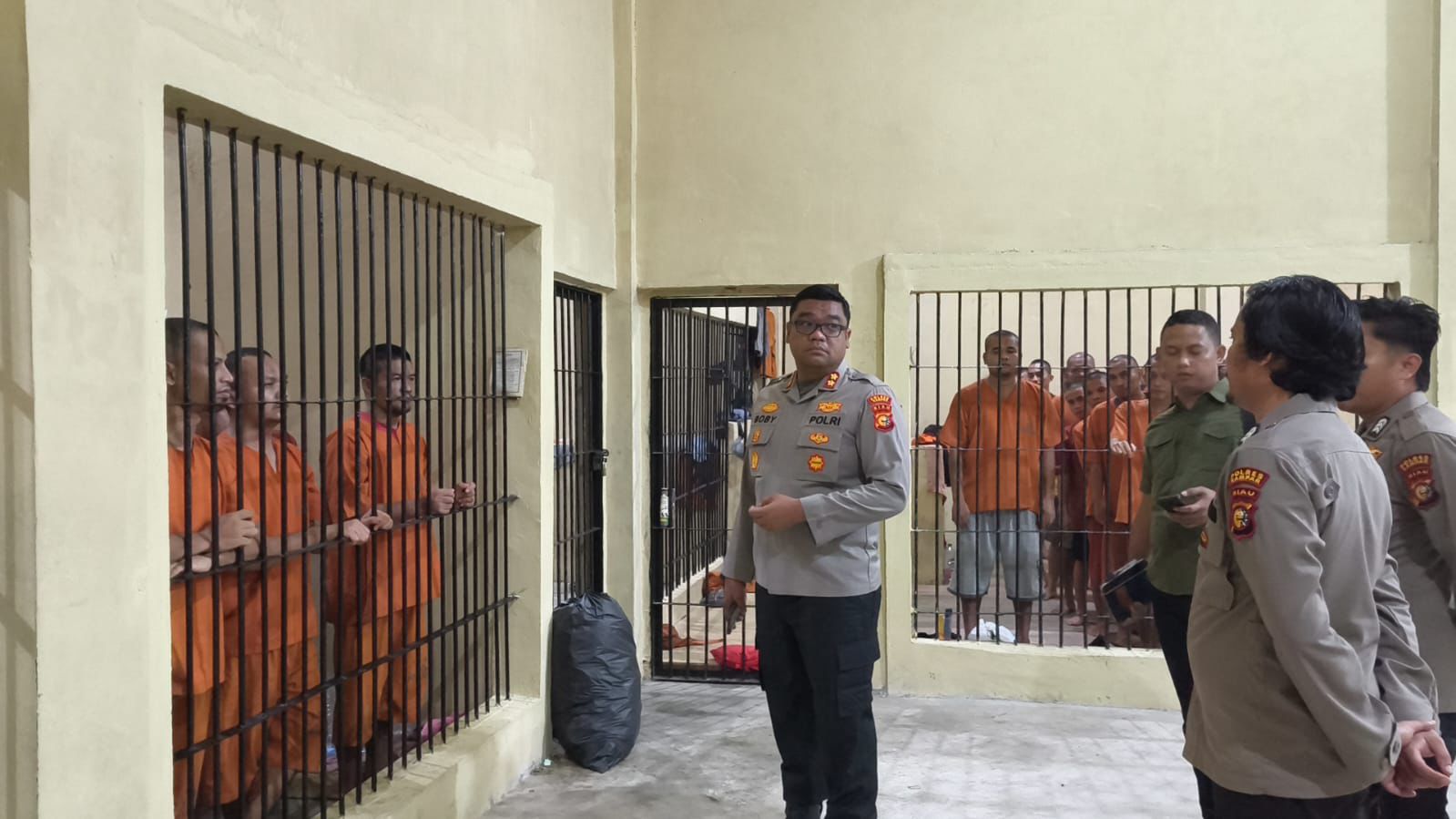 Sidak, Kapolres Kampar Cek Satu per Satu Sel Tahanan