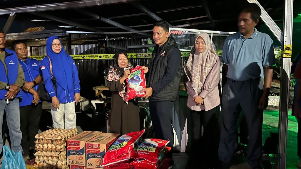 Faisal Reza Datangi Korban Kebakaran di Sialang Munggu, Janji Bantu Urus Dokumen Terbakar