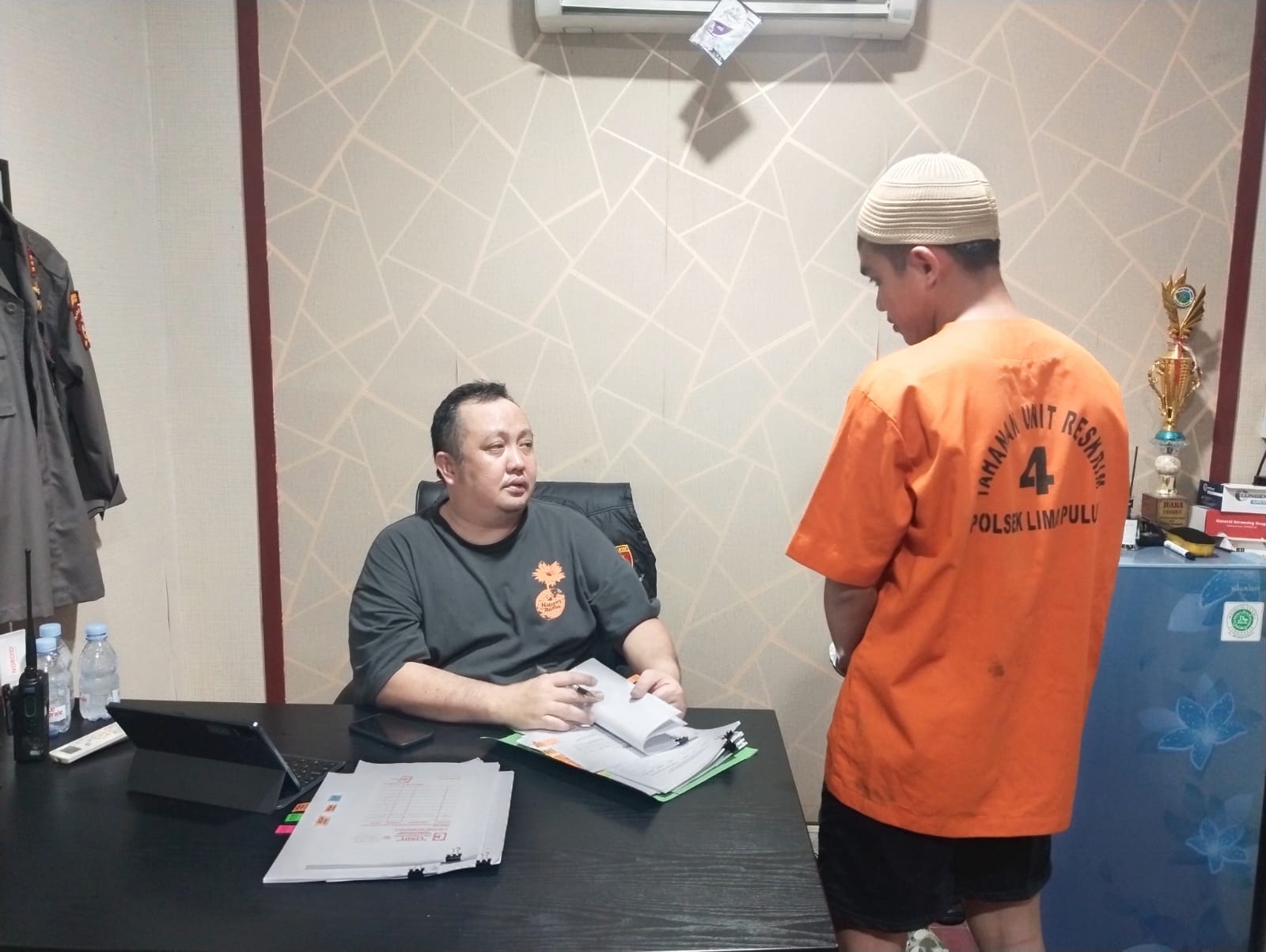 Polsek Lima Puluh Tangkap Pengedar Pil Ekstasi di Hotel The Palace