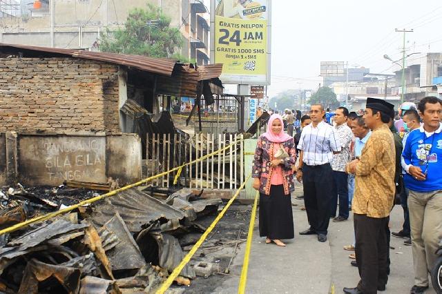 Komisi III Tinjau Kebakaran 9 Petak Rumah di Jalan Durian