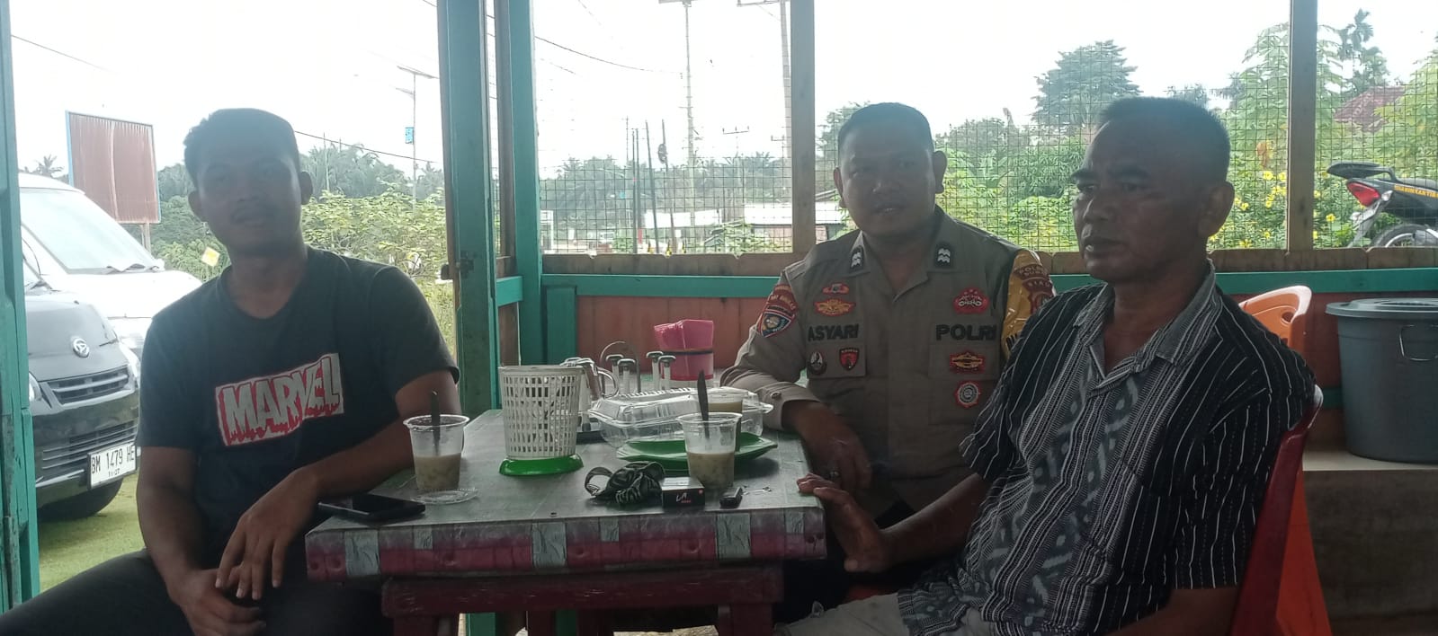 Aiptu Asyari Silaturahmi dengan Masyarakat Demi Ciptakan Pemilu Damai 2024