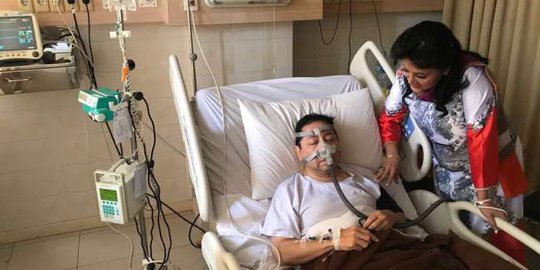 Gara-Gara Temukan Kejanggalan Di Foto Ini, Netizen Membully Setya Novanto