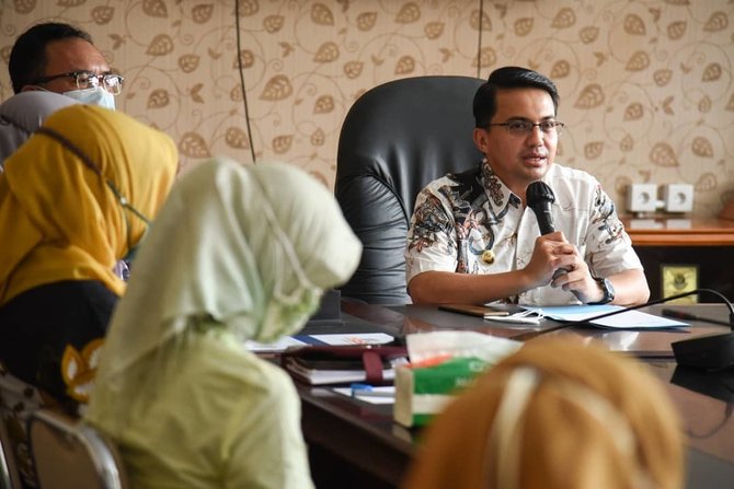 Jadi Wakil Bupati, Potret Sahrul Gunawan saat Pimpin Rapat Jadi Perbincangan