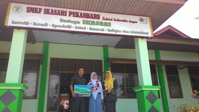 Hebat..Siswi SMKF Ikasari Pekanbaru Juara III LKS Tingkat Nasional