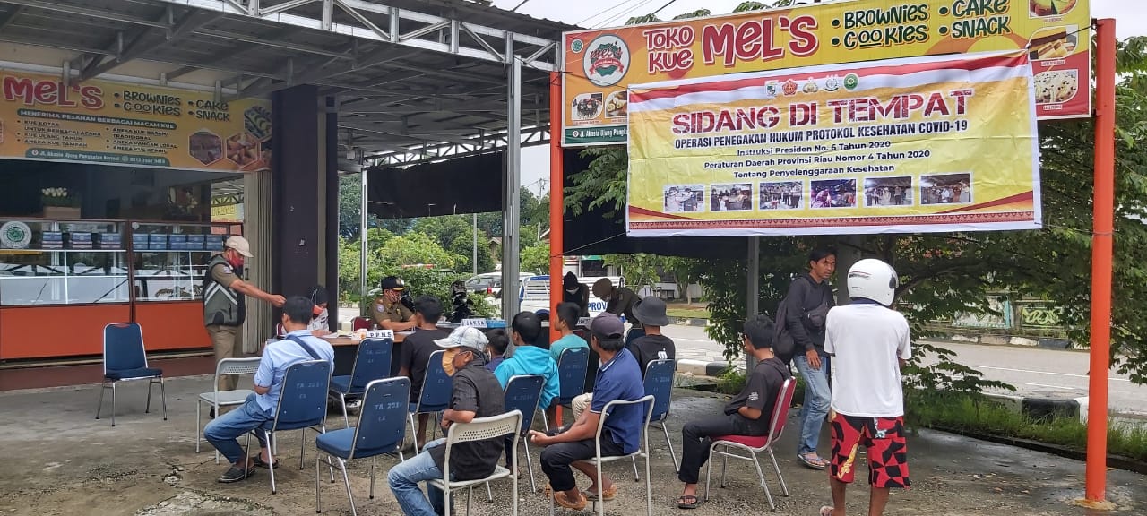 Lakukan Sidang Ditempat, Polsek Pangkalan Kerinci Gelar Operasi Yustisi Gabungan Penerapan Prokes