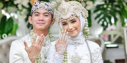 Nadya Ucap Syukur Lepas Cincin dan Hapus Foto Bareng Sang Suami Rizky DA