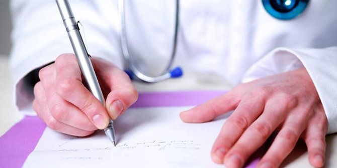 Alasan Mengapa Tulisan Dokter Sulit Dibaca