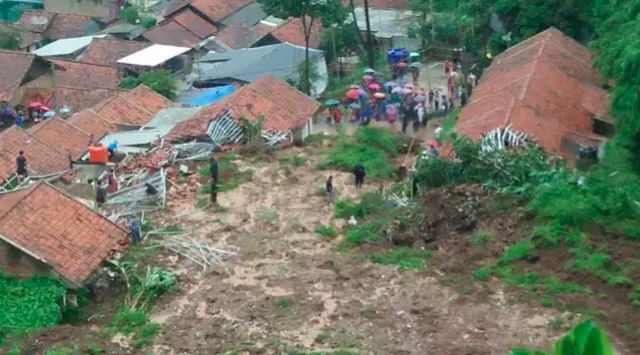 Bikin Merinding! Video Longsor Susulan Sumedang Timbun Danramil Cimanggung, 13 Tewas