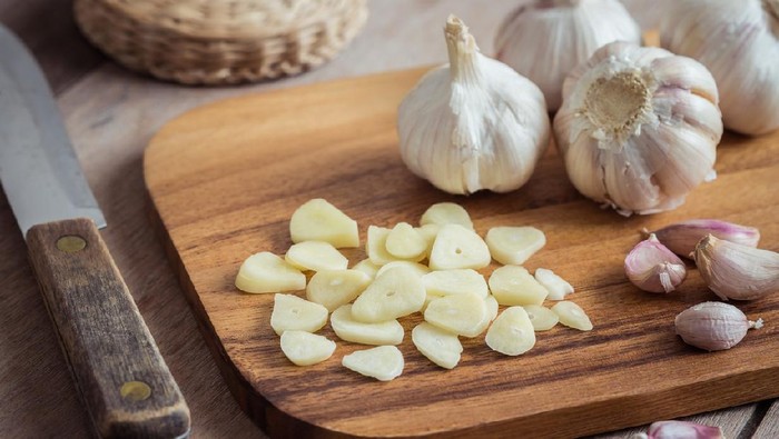 Ini Faktanya Terkait Viralnya Bawang Putih Tarik Cairan dari Paru-paru Pasien Corona