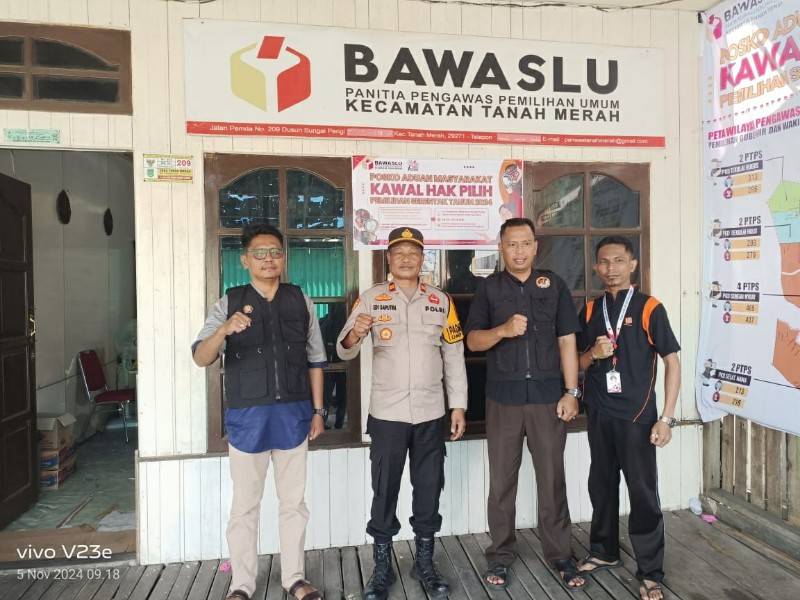 Kapolsek Tanah Merah Sambangi Kantor Panwascam, Perkuat Sinergi untuk Pilkada 2024
