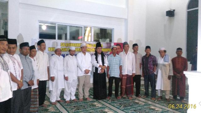 Jon Erizal Santuni Anak Yatim di Nurul Ibadah