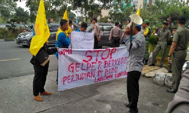 Minta Perjudian di Tutup, Mahasiswa PMII Demo Kantor Walikota Pekanbaru
