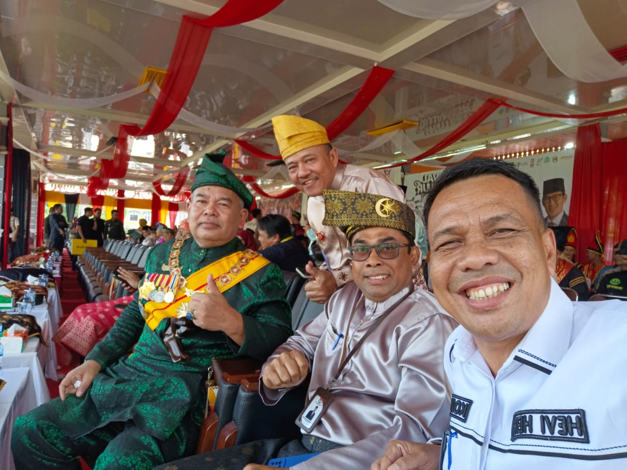 Wisawatan Asing Terpukau Dengan Budaya Pacu Jalur