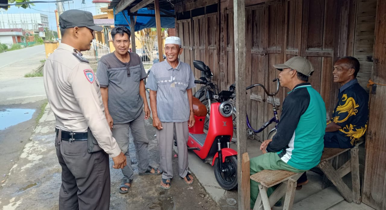 Bripka Agus Ajak Masyarakat Sukseskan Pemilu Damai 2024 di Kecamatan Tempuling