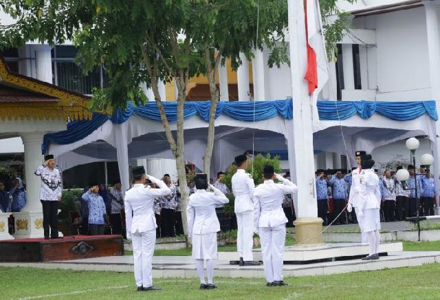 Plt Walikota Pimpin Upacara Hari Guru ke 71