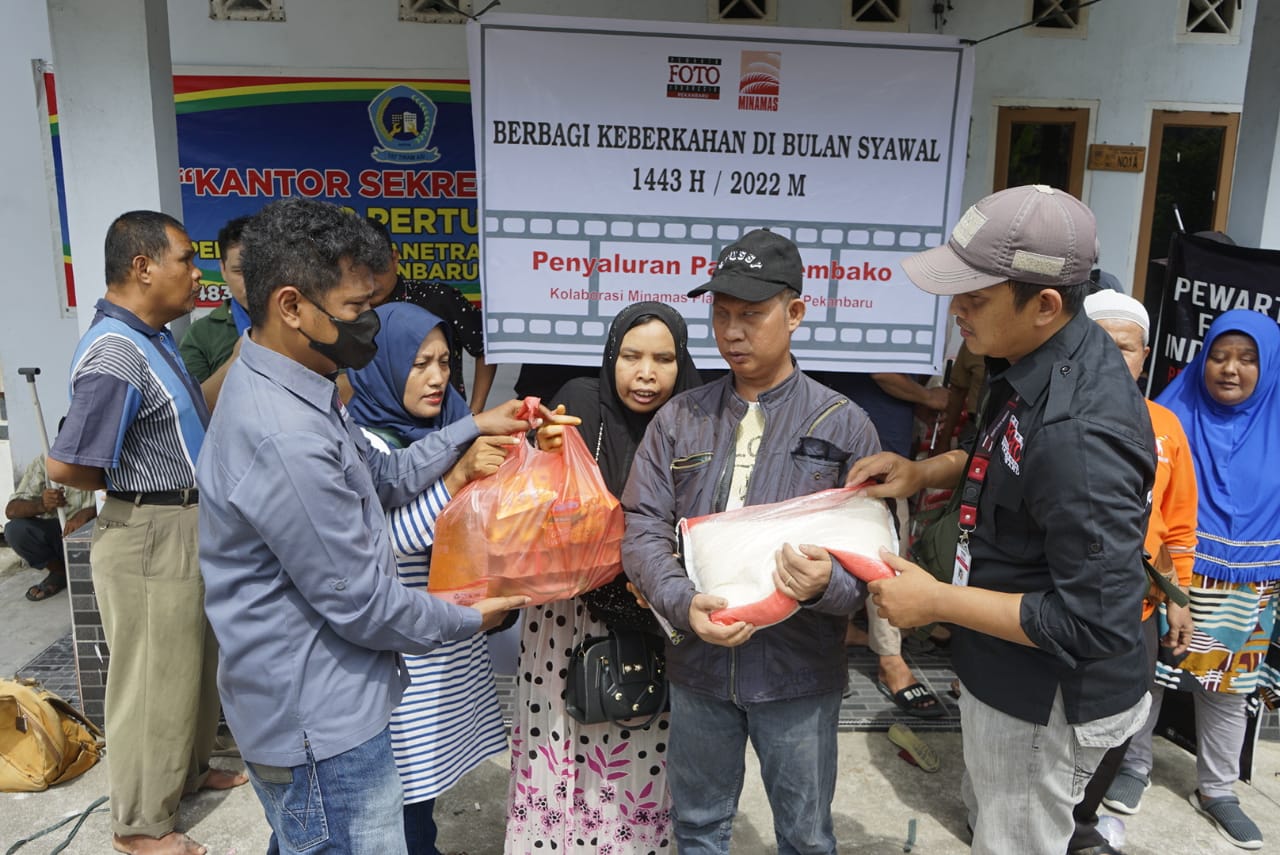 Upaya Pemulihan Ekonomi, Minas Plantation Bersama PFI Pekanbaru Salurkan Ratusan Sembako 