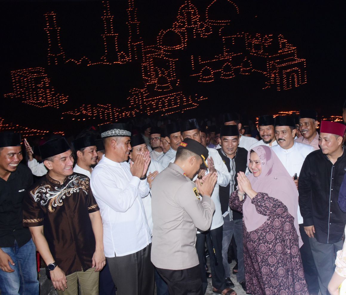 Bupati Kasmarni Apreasiasi Semua Pihak Yang Hidupkan Kembali Budaya Lampu Colok