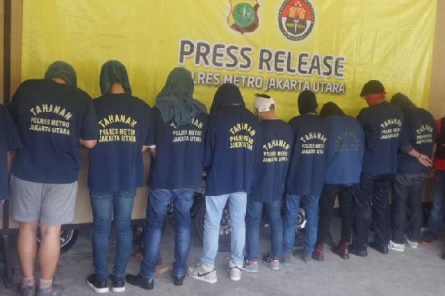 Ada 4 warga asing dalam pesta seks kaum gay di Kelapa Gading