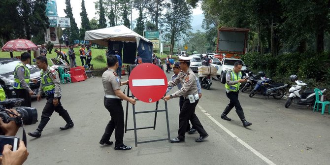 Polisi Dibacok Geng Motor saat Atur Lalu Lintas