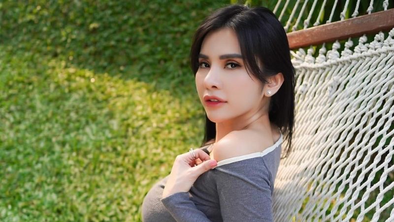 Basah-basahan, Maria Vania 'Pamer Keindahan' Bikin Salfok!