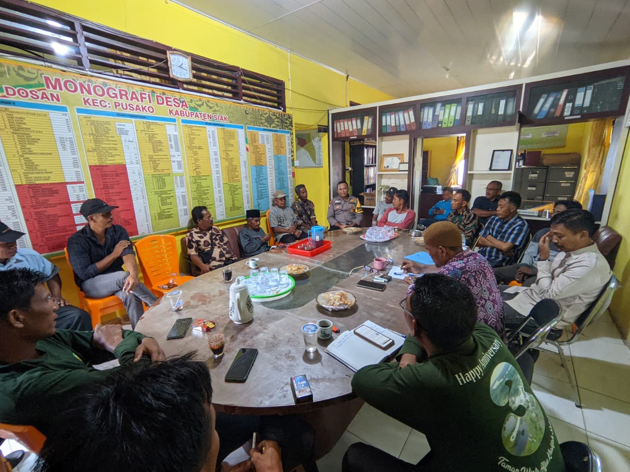 Polisi Sambangi Warga Kampung Dosan, Sampaikan Imbauan Kamtibmas Jelang Pilkada
