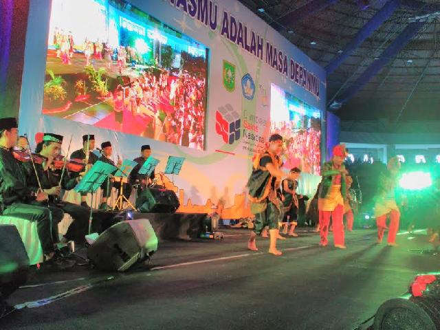 Tari Rentak Bulian Meriahkan Pembukaan OSN Riau 2017