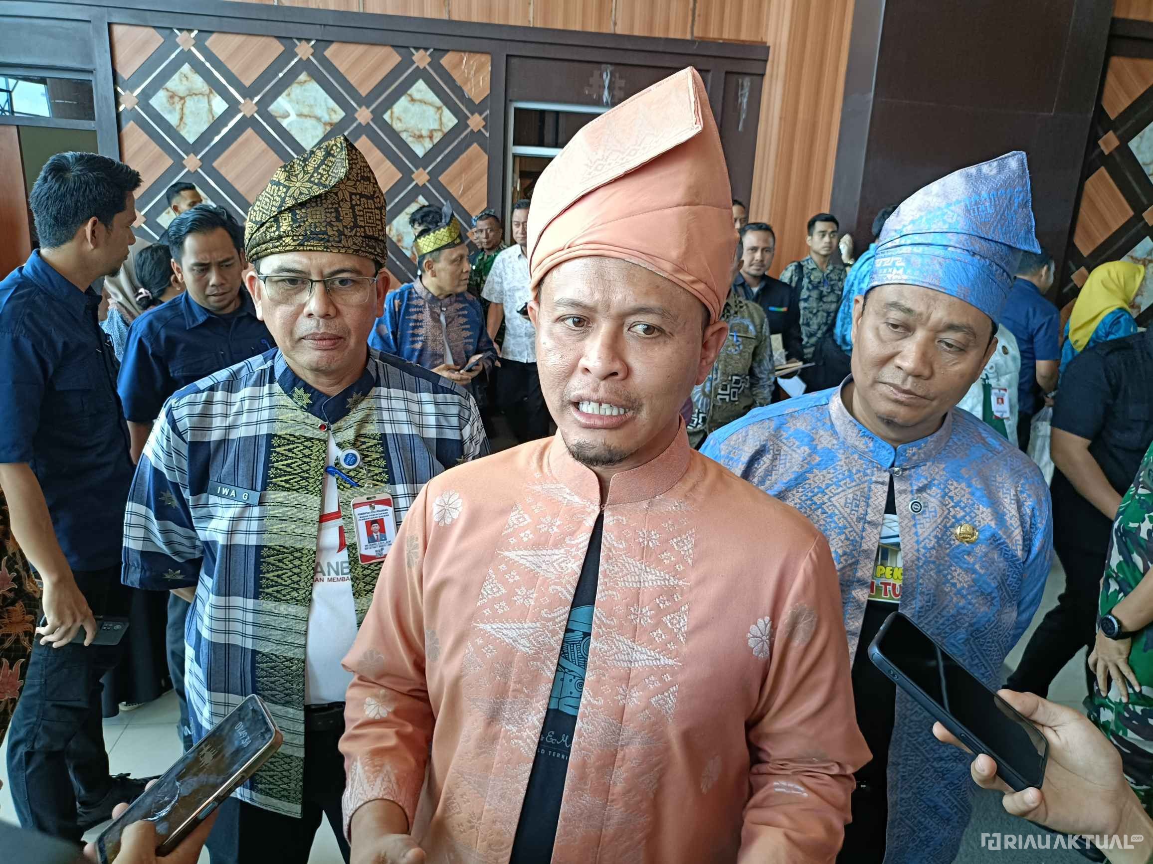 Pemko Pekanbaru Jajaki Kerja Sama Pengolahan Sampah ke Energi Listrik dengan Perusahaan Tiongkok