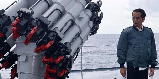 Jokowi rapat dengan Menko Luhut bahas pengamanan serangan teroris