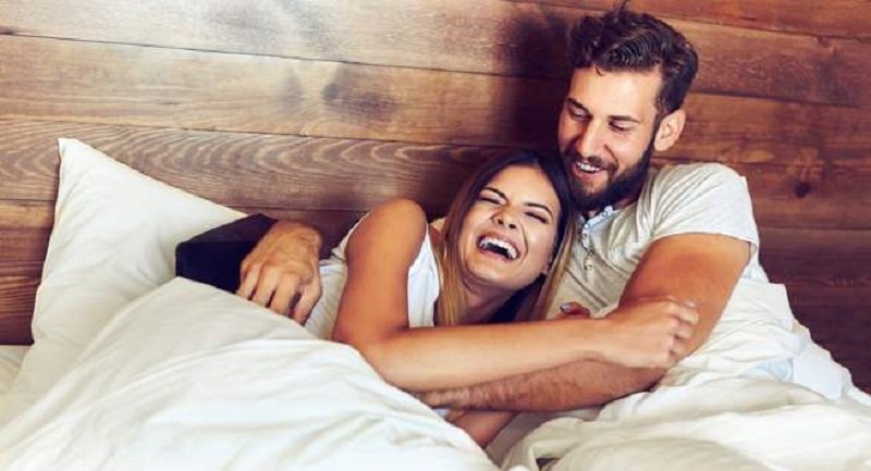 5 Posisi Bercinta Ini Bikin Liburan di Hotel Terasa Hot, Berani Coba?