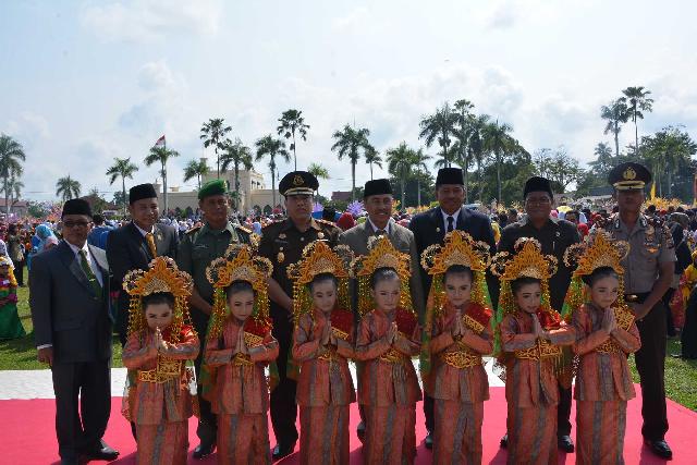 Tari Persembahan Dilaksanakan Secara Kolosal
