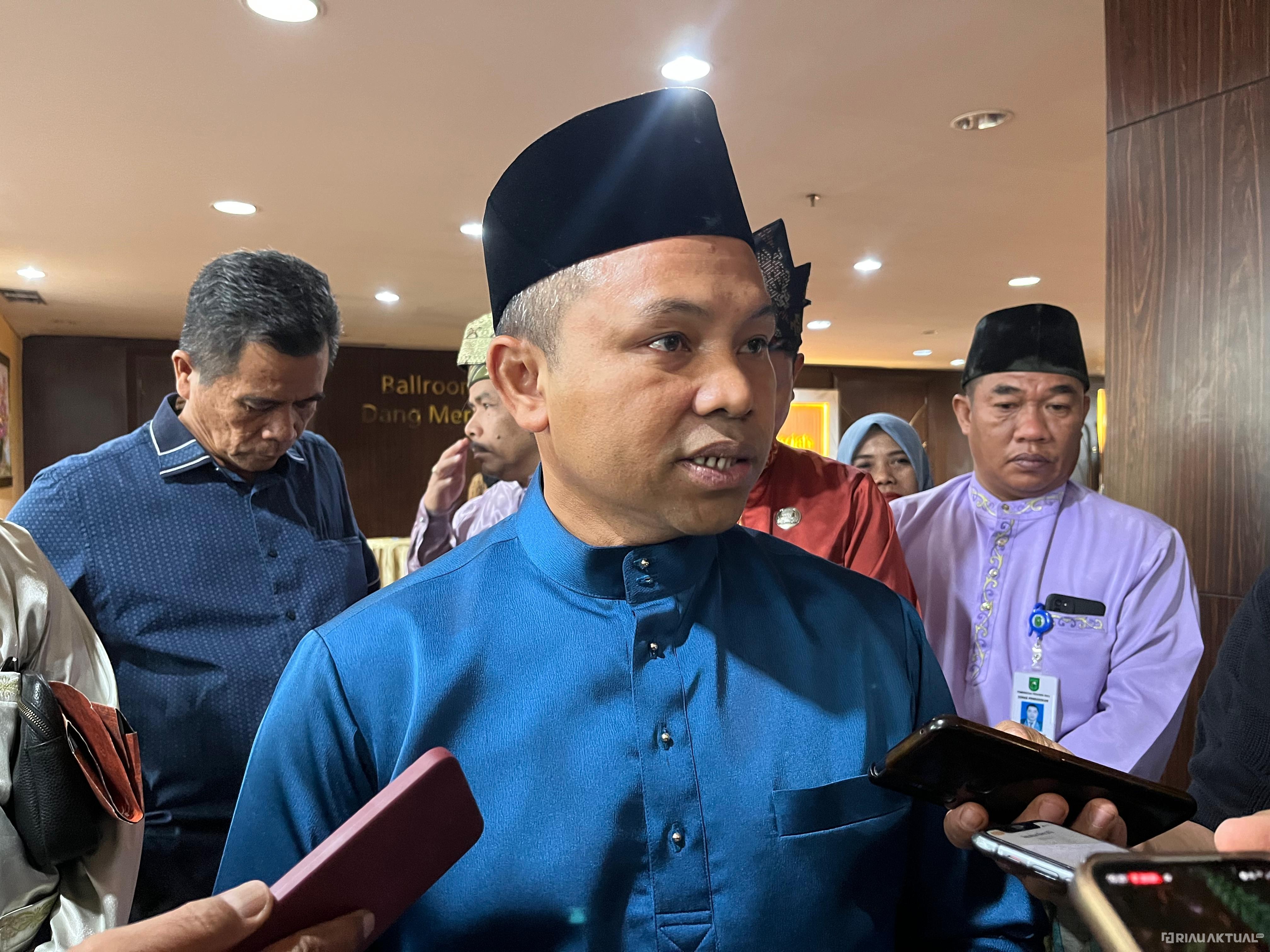 Istri Bupati Rohil Basyariah Bistamam Berpulang, Gubri Sampaikan Belasungkawa