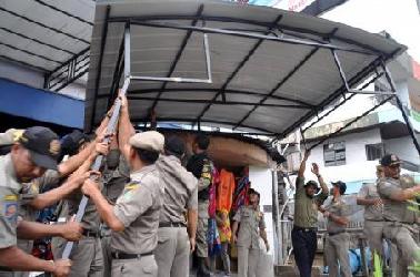 Firdaus: Silahkan PKL Sewa Pengacara