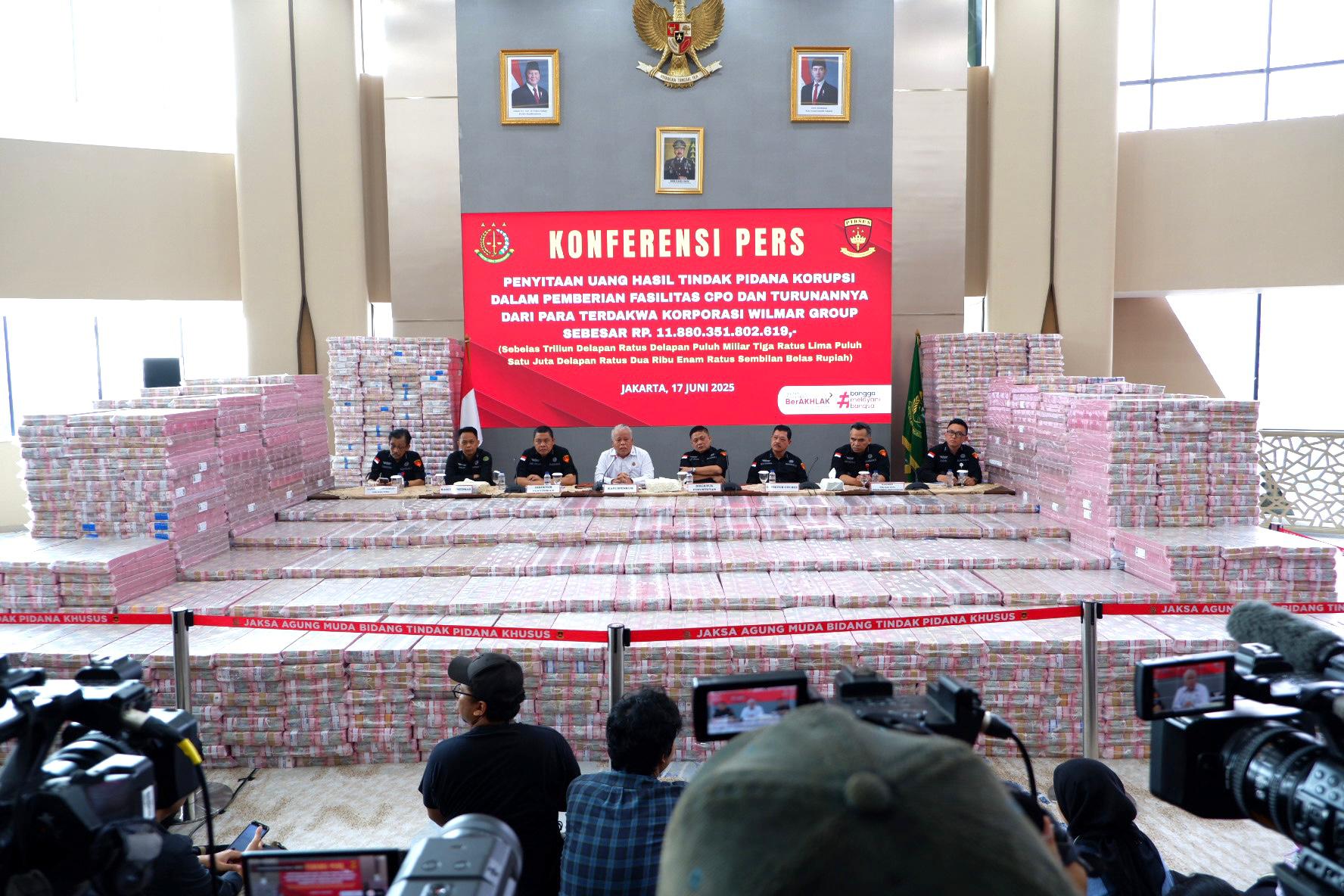 Kejagung Sita Uang Rp11,8 Triliun dari 5 Korporasi Terdakwa Kasus Ekspor CPO