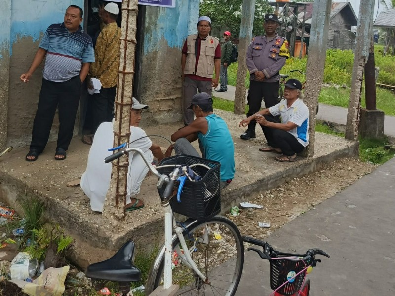 Cooling System Pilkada 2024, Polsek Tanah Merah Kunjungi Masyarakat di Desa Tanjung Baru