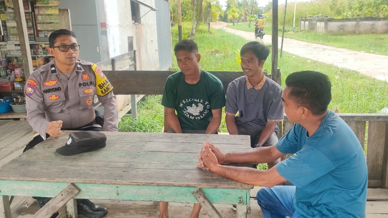 Polsek Batang Tuaka Gencarkan Cooling System Jelang Pilkada 2024 di Desa Sungai Luar