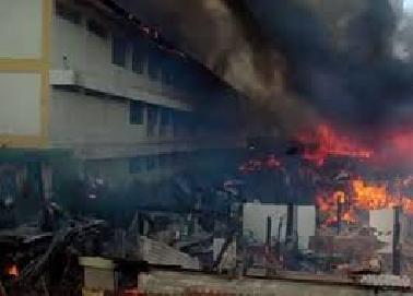 Ditinggal Libur, 4 RKB di SMAN 10 Pekanbaru Terbakar