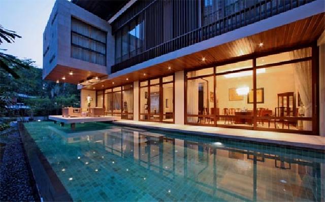 Mau Beli Rumah dengan Kolam Renang, Ayo Pertimbangkan Hal Ini