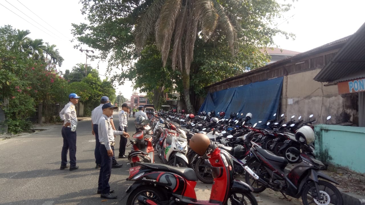 Dishub Pekanbaru Awasi Sejumlah Lokasi yang Dijadikan Parkir Liar