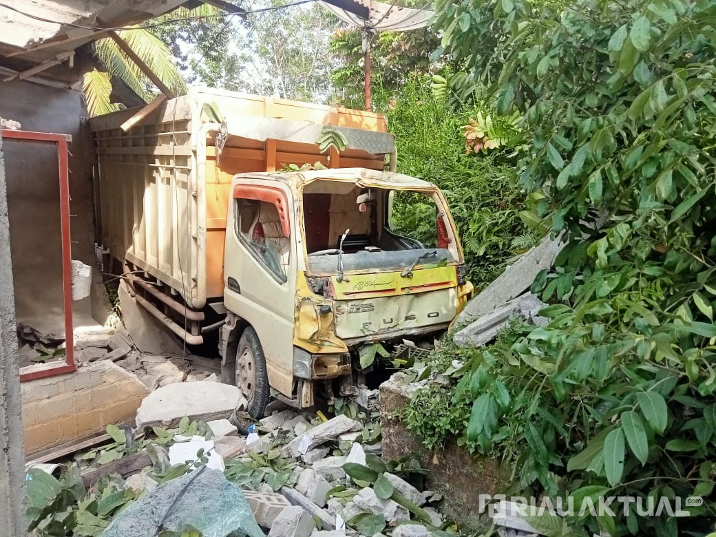 Hantam Rumah Warga, Sopir Truk Mengaku Hindari Makhluk Halus